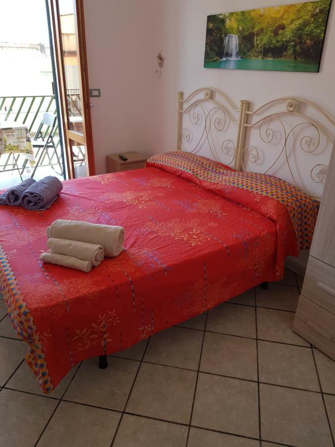 La Pietra Di Noto Hotel ภายนอก รูปภาพ